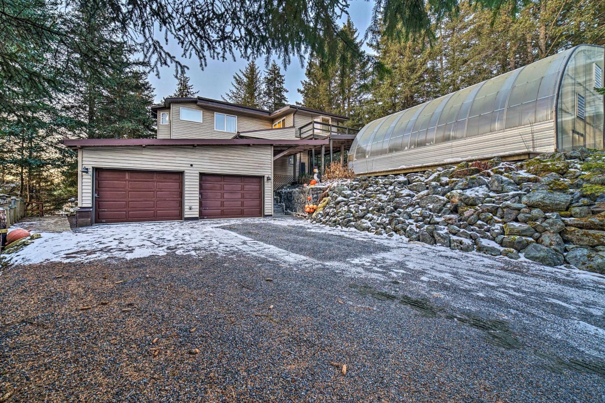 Swanhouse. Waterfront Home. Seldovia Exterior photo