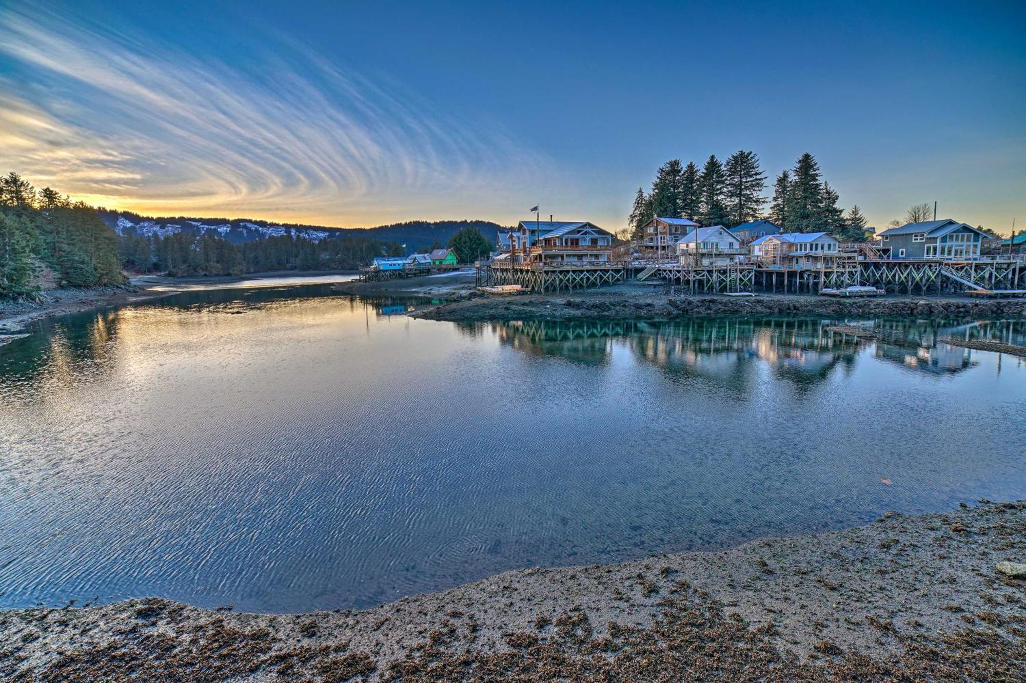 Swanhouse. Waterfront Home. Seldovia Exterior photo